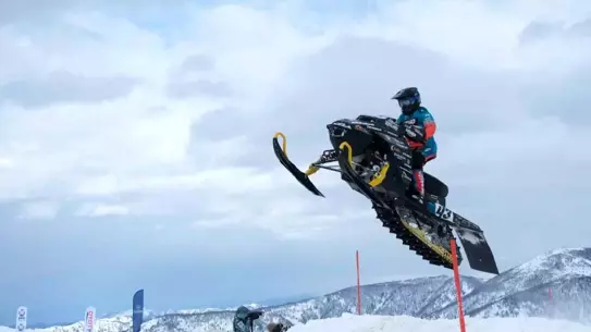 Rize Handüzü Yaylası’nda Kar Motosikleti Şampiyonası Coşkusuyla Dolu Günler