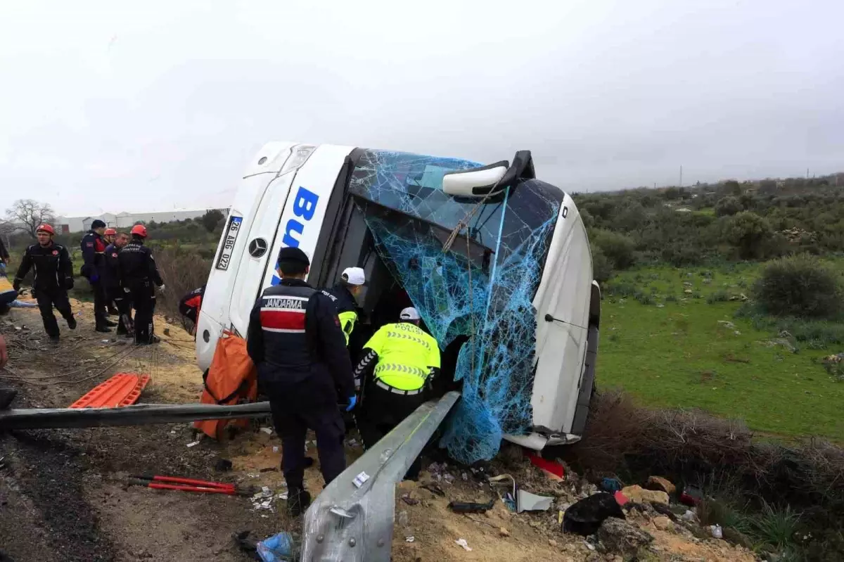 Antalya Döşemealtı'nda Şok Otobüs Kazası: 9 Can Kaybı ve 21 Yaralı
