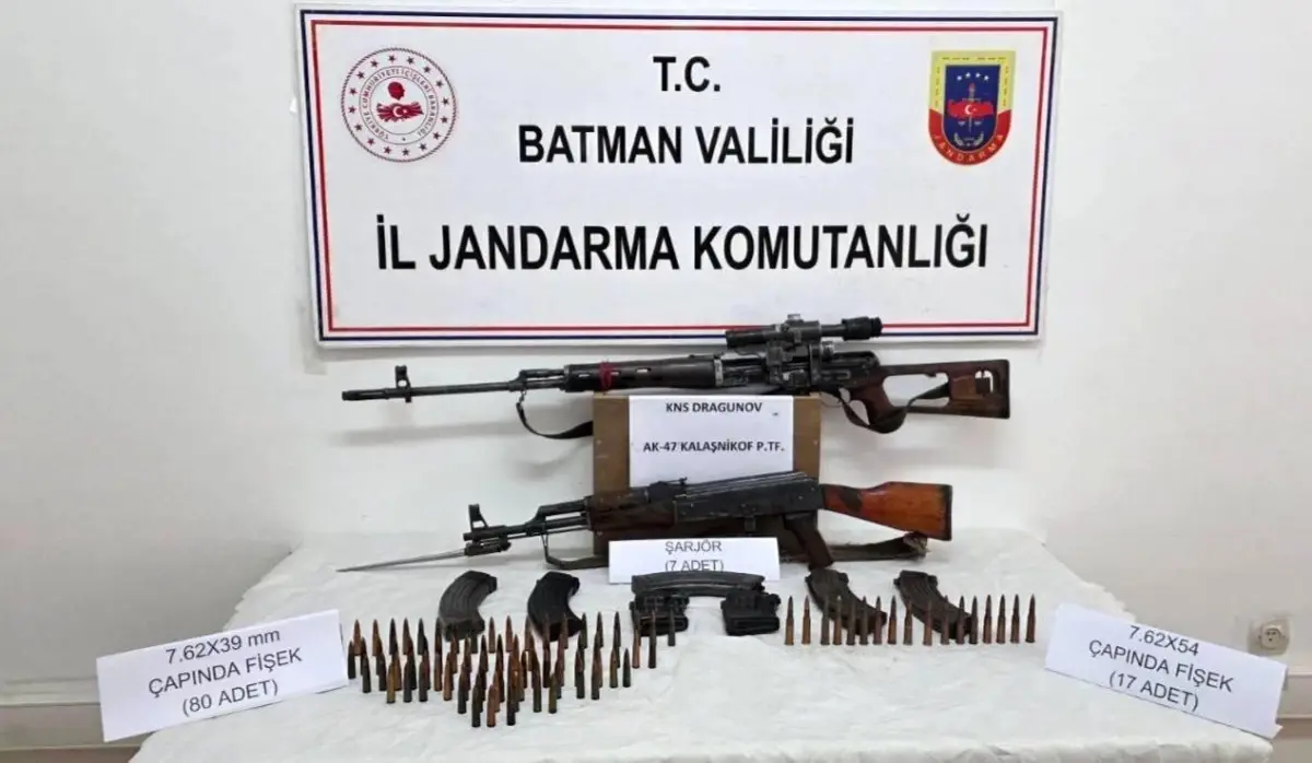 Batman Jandarması Kaçak Sigara ve Silah Operasyonunda 36 Şüpheliyi Gözaltına Aldı