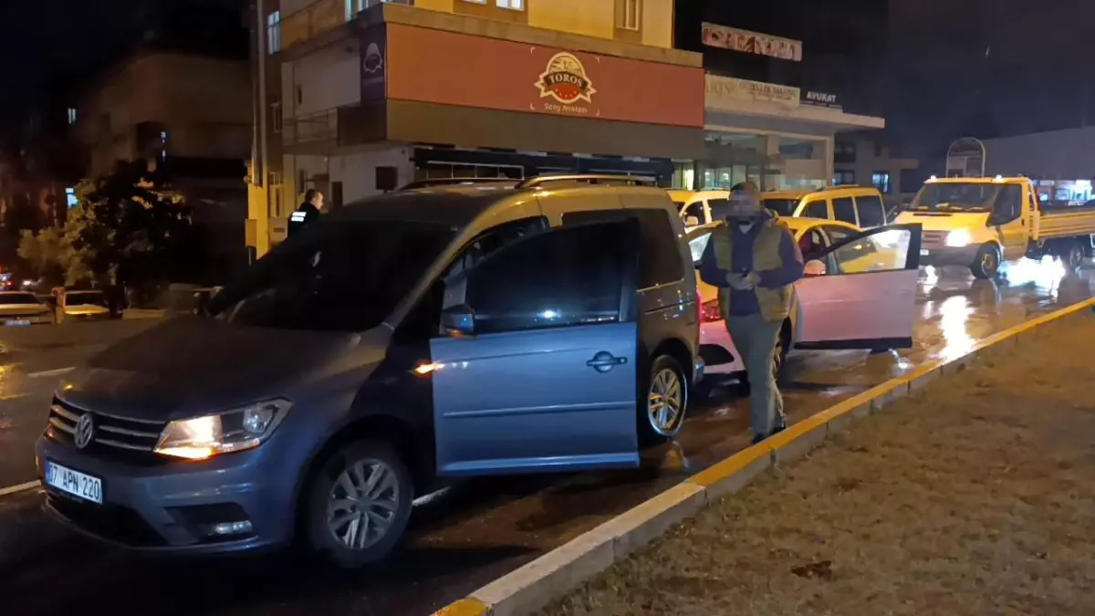 Manavgat'ta Ehliyetsiz Sürücünün Kırmızı Işık Hatası 46 Bin TL'lik Para Cezasıyla Sonuçlandı