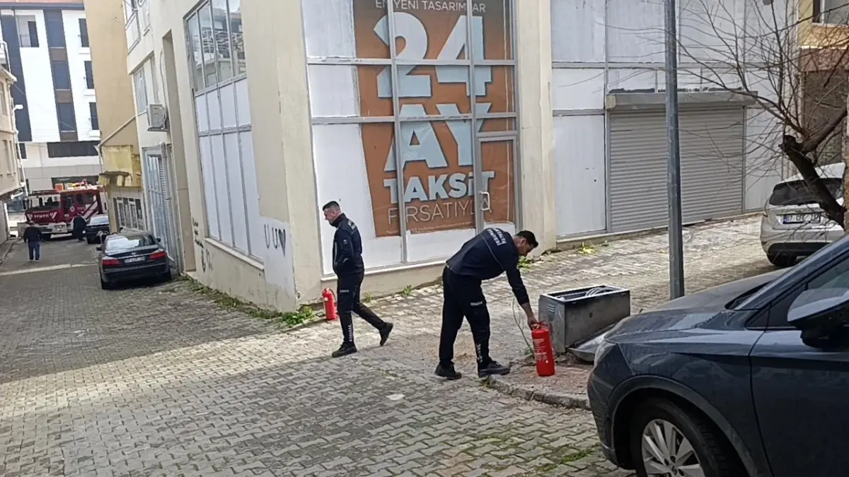 Manavgat’ta Araç Engeli Nedeniyle İtfaiye Ekipleri Tüplerle Yangını Söndürdü