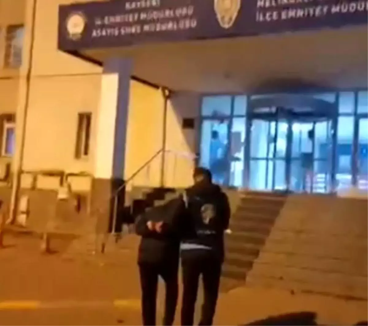 Kayseri Kocasinan’da İkamet Ateşi Açan Şüpheli Polis Tarafından Yakalandı