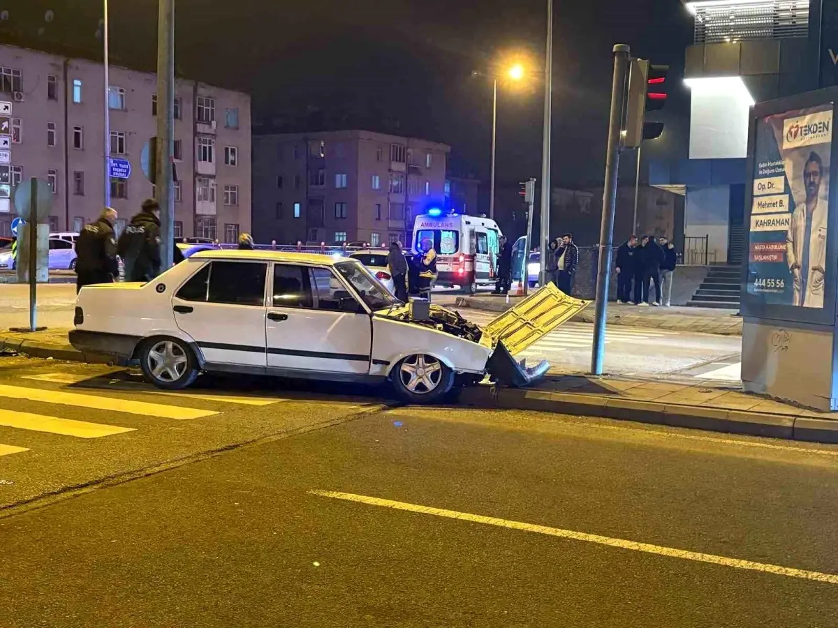 Kayseri Melikgazi'de İki Araç Çarpıştı, Yaralı Yok