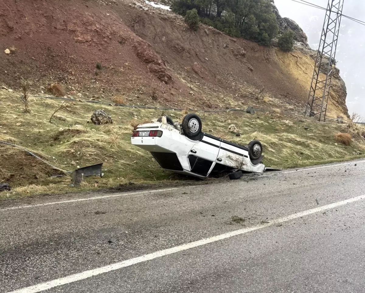 Adıyaman’da Takla Atan Araç İki Yaralıyı Hastaneye Kaptı