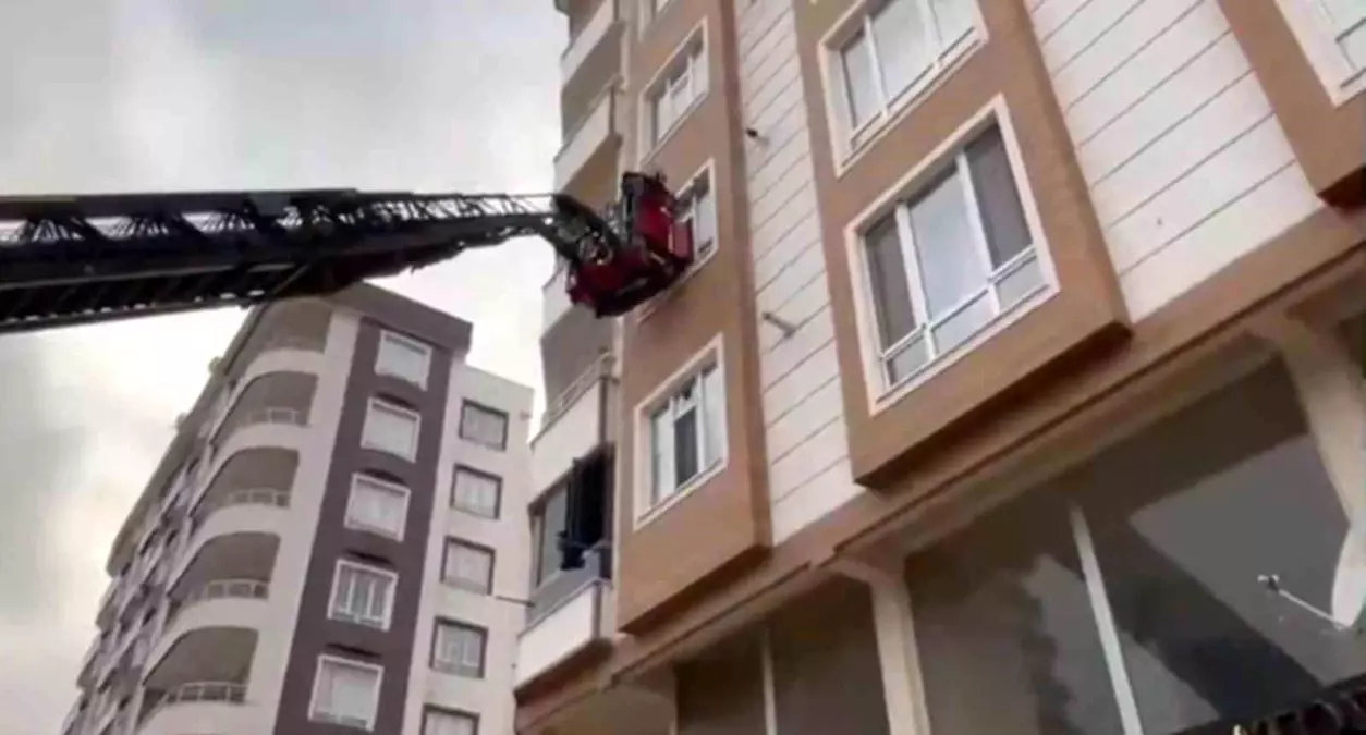 Şanlıurfa’da Şiddetli Yağış Sonrası İstinat Duvarı Çöktü: 15 Kişi Güvende