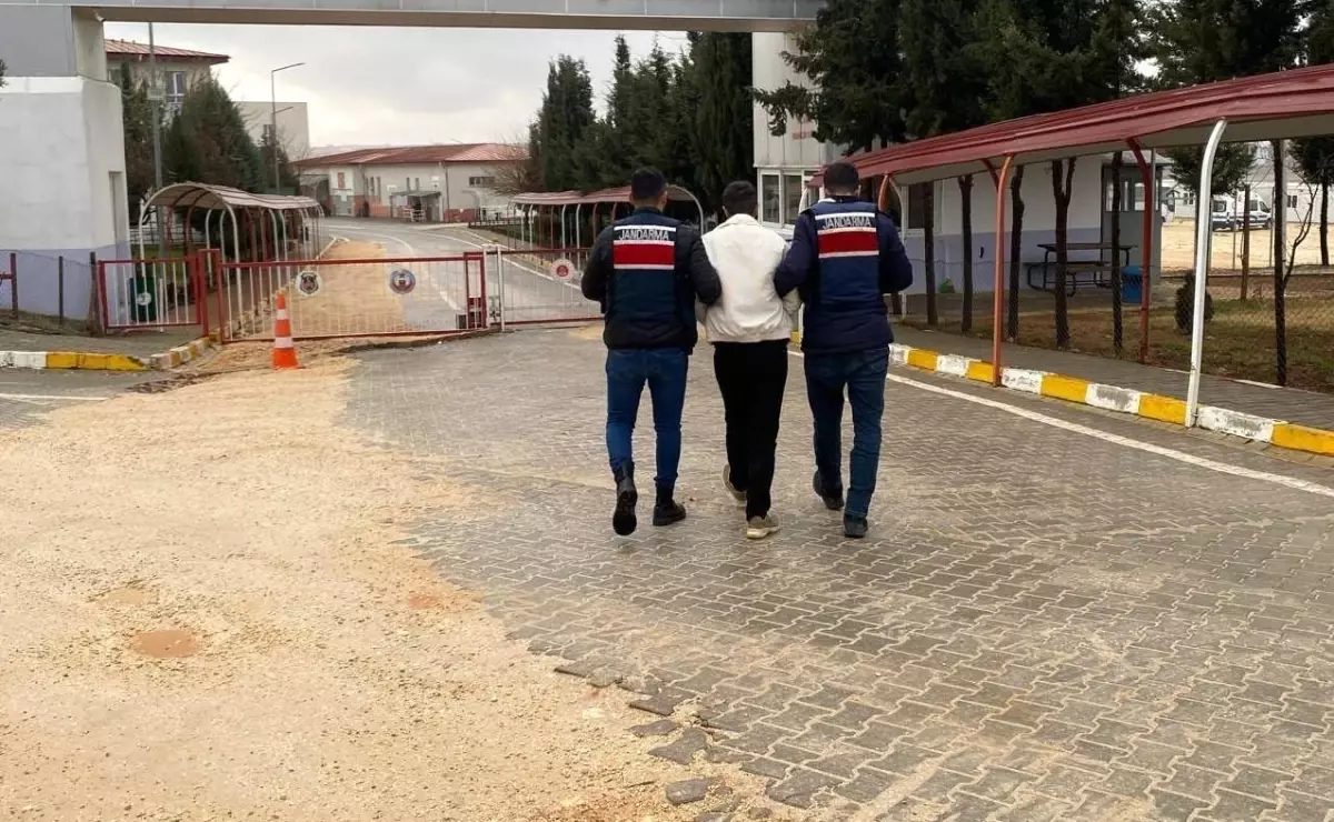 Gaziantep’te 13 Yıl Hapis Cezalı Şahıs Jandarma Tarafından Yakalandı