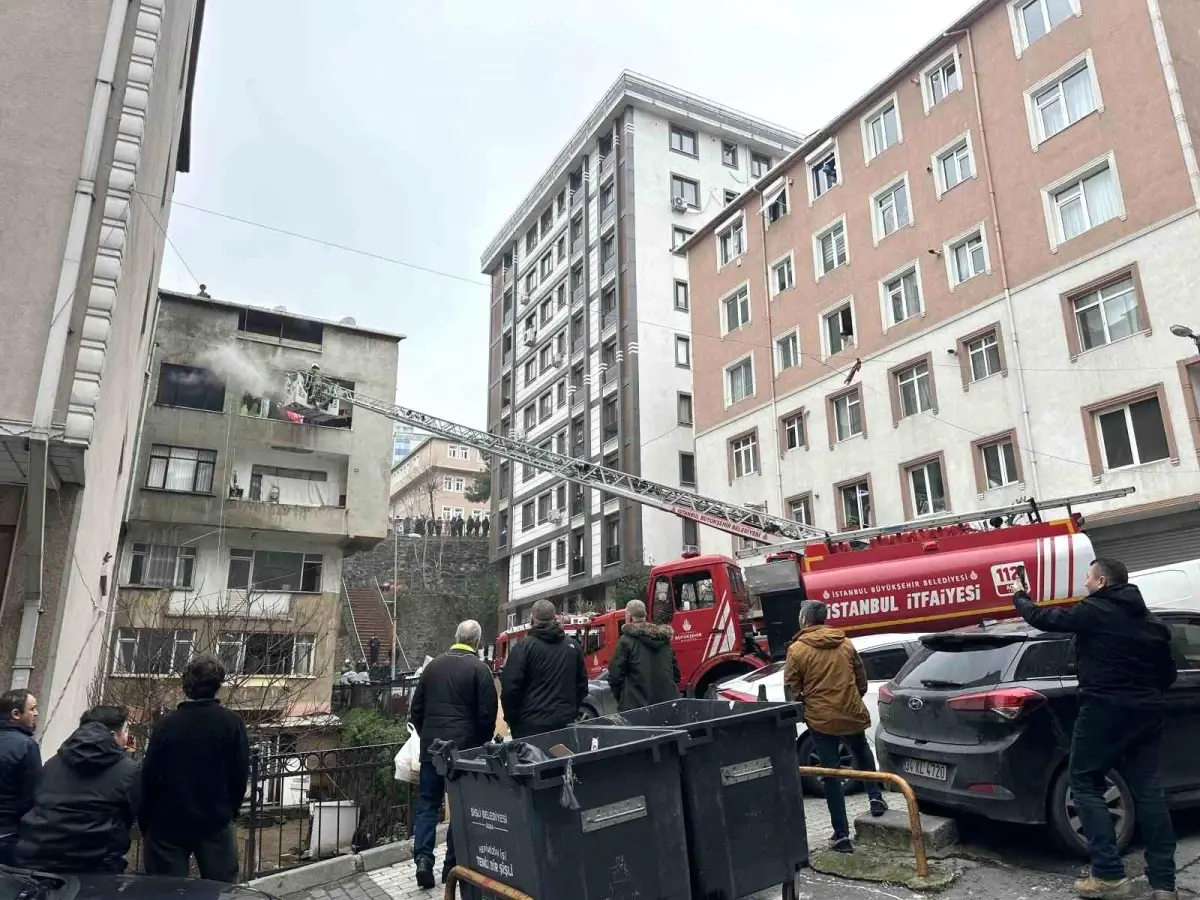Şişli'de 4. Kat Yangını Hızla Kontrol Altına Alındı