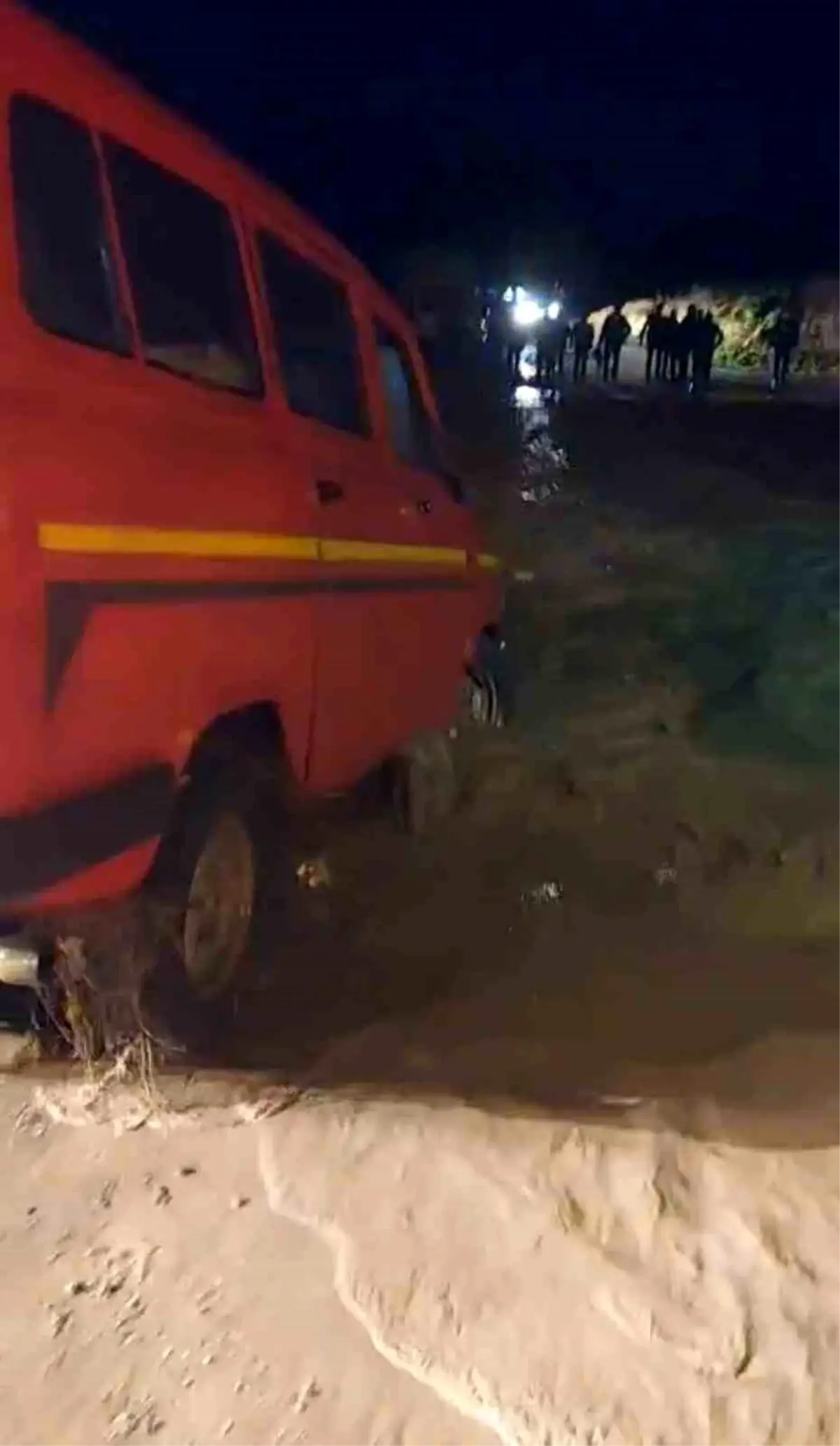 İncirliova’da Sel Felaketi: Belediye Ekipleri Aileyi Suyun İçinden Çıkardı