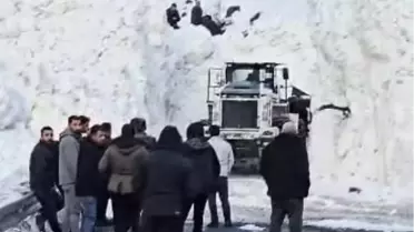 Çığ alarm sistemine sahip Hakkari yolu