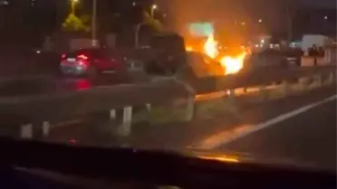 Yangın sonrası yanmış otomobil