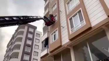 İstinat duvarı çöken binanın görüntüsü