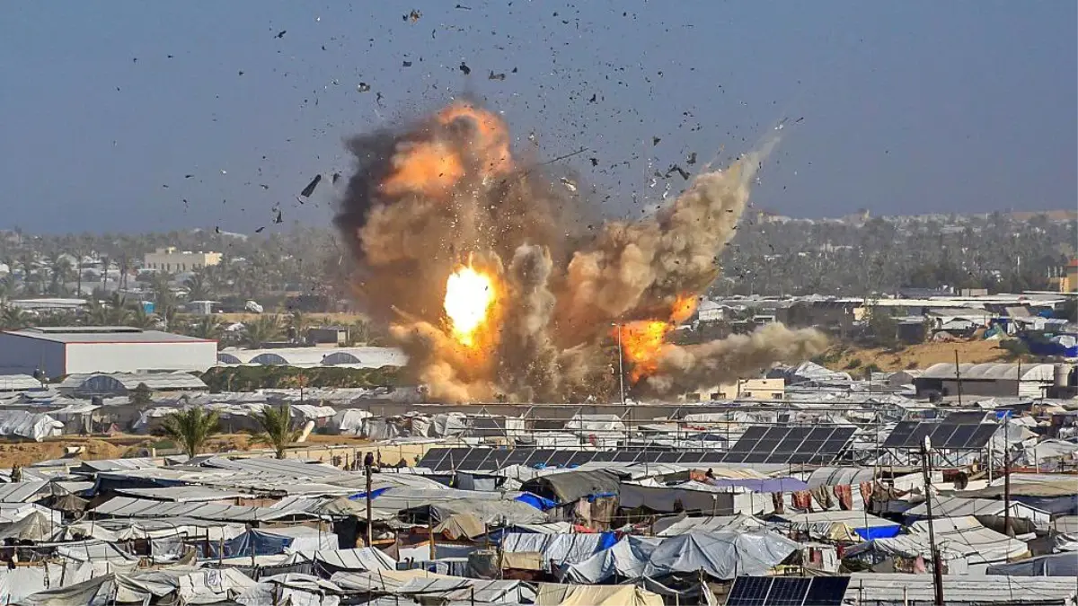 İsrail'in Gazze'ye Yaptığı Hava Saldırısı: En Az 32 Kişi Hayatını Kaybetti