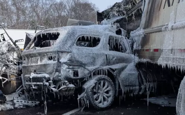 Kaza sonrası yanan araçlar