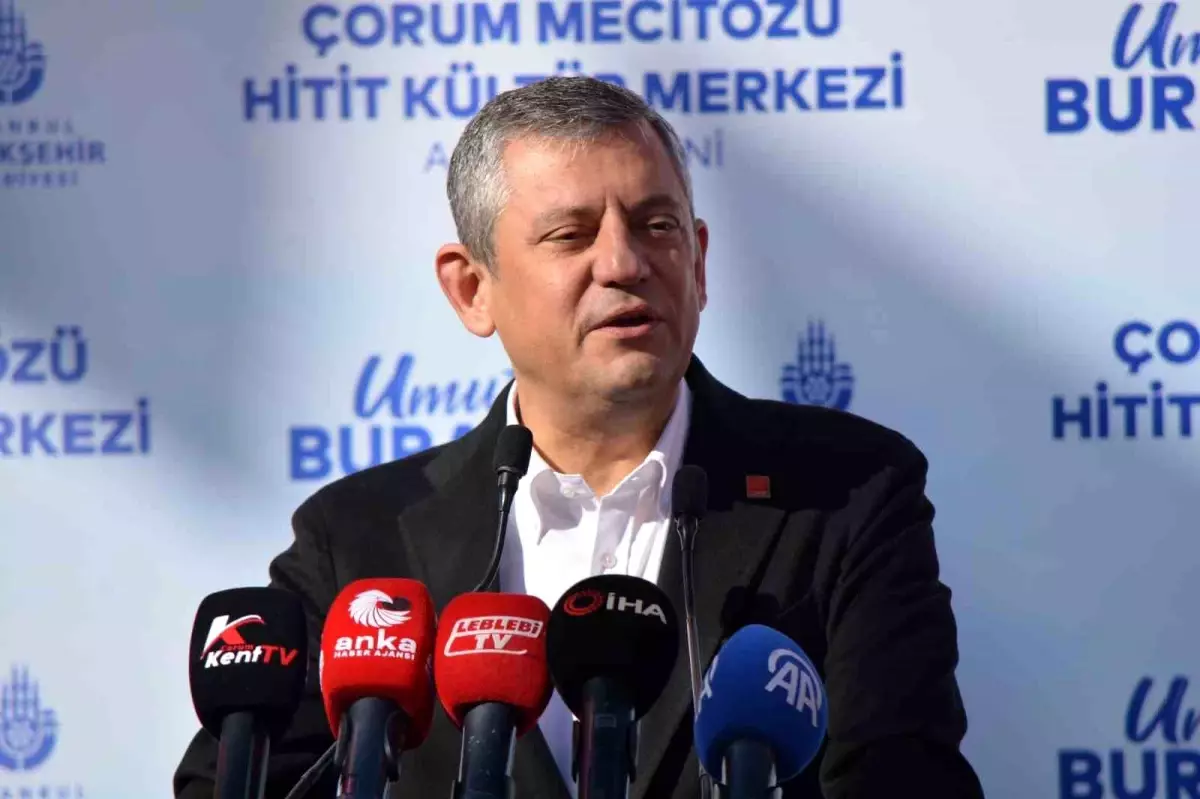CHP Lideri Özgür Özel, Eleştirilere Sessiz Kalıyor: “Milletimizin Gözüne Bakıyoruz”