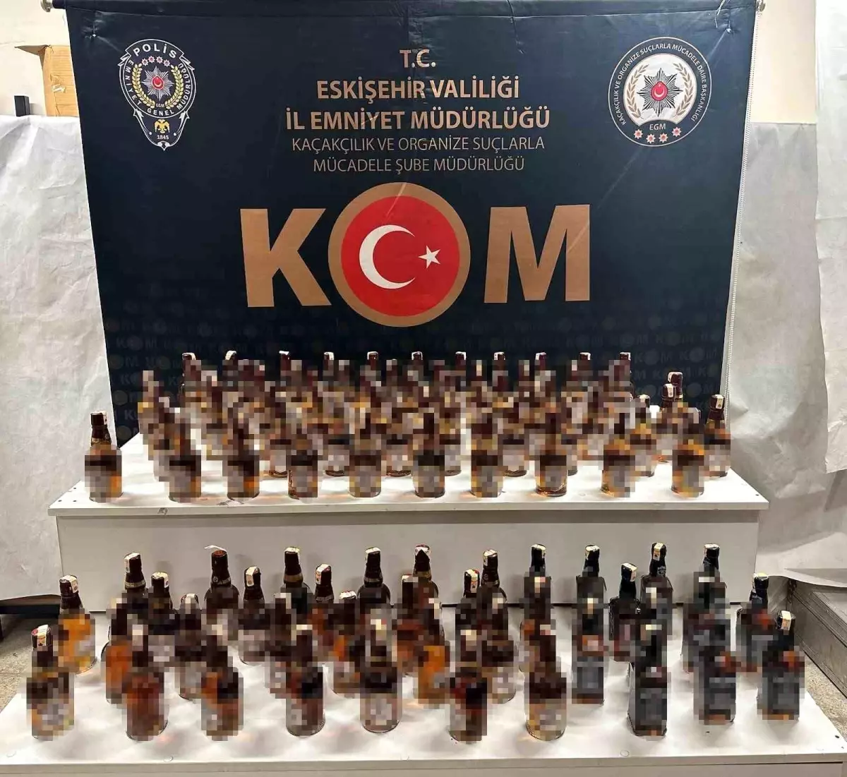 Eskişehir'de Polis, 100 Şişe Kaçak Alkolü Ele Geçirdi