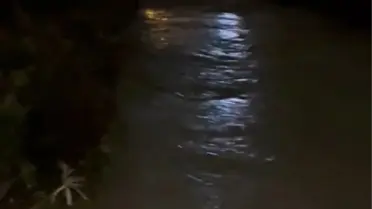 Kuşadası'nda Şiddetli Yağışlar Alışveriş Merkezini Sular Altına Soktu