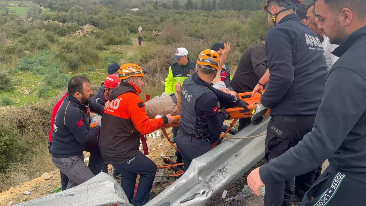 Antalya’nın Döşemealtı Bölgesinde Yolcu Otobüsü Devrildi: 8 Ölü, 26 Yaralı