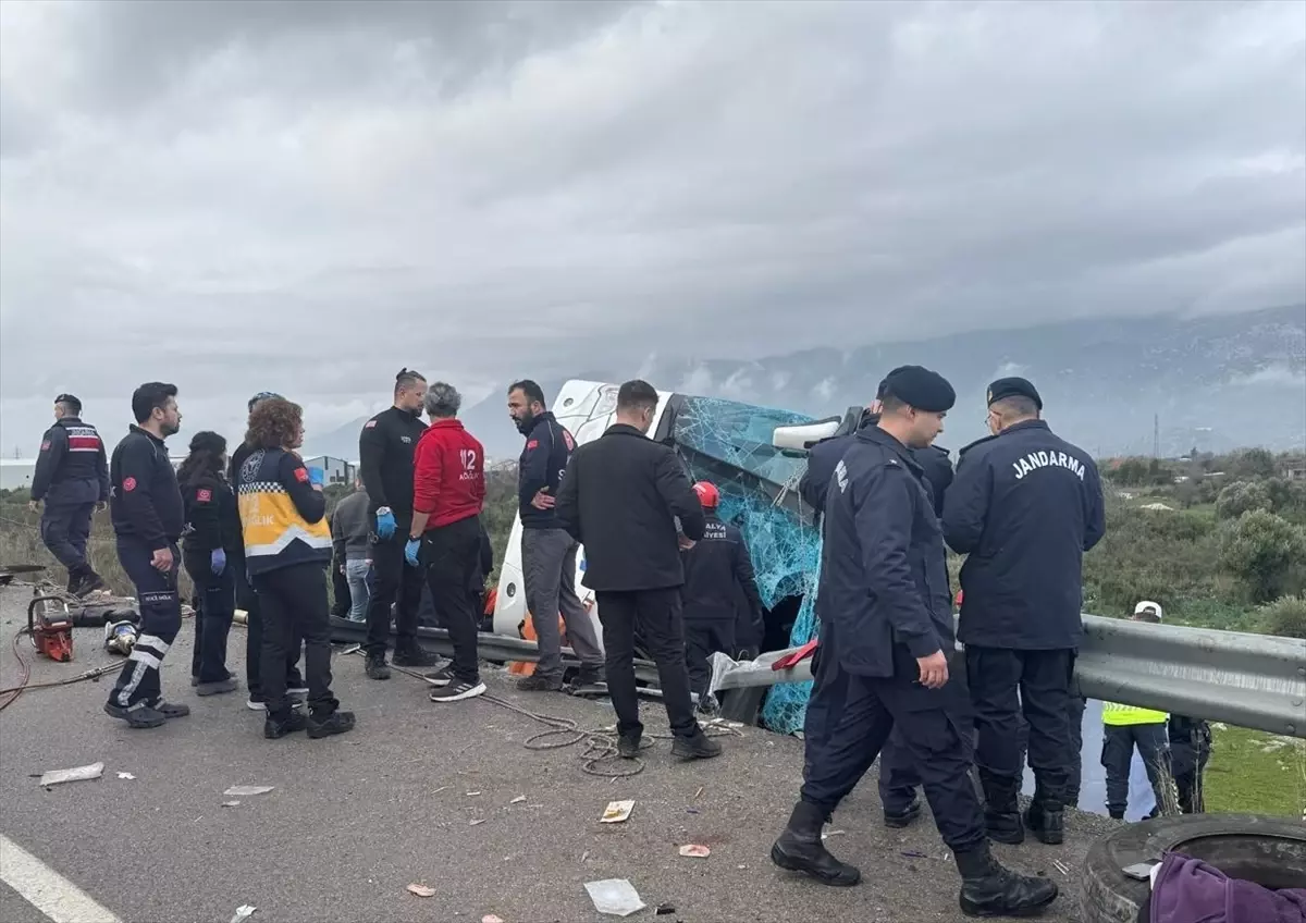 Antalya Döşemealtı'nda Otobüs Devrildi: 5 Kişi Hayatını Kaybetti