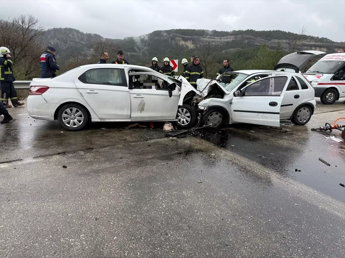 Burdur’da Zincirleme Trafik Kazası: 7 Ölü, 5 Yaralı