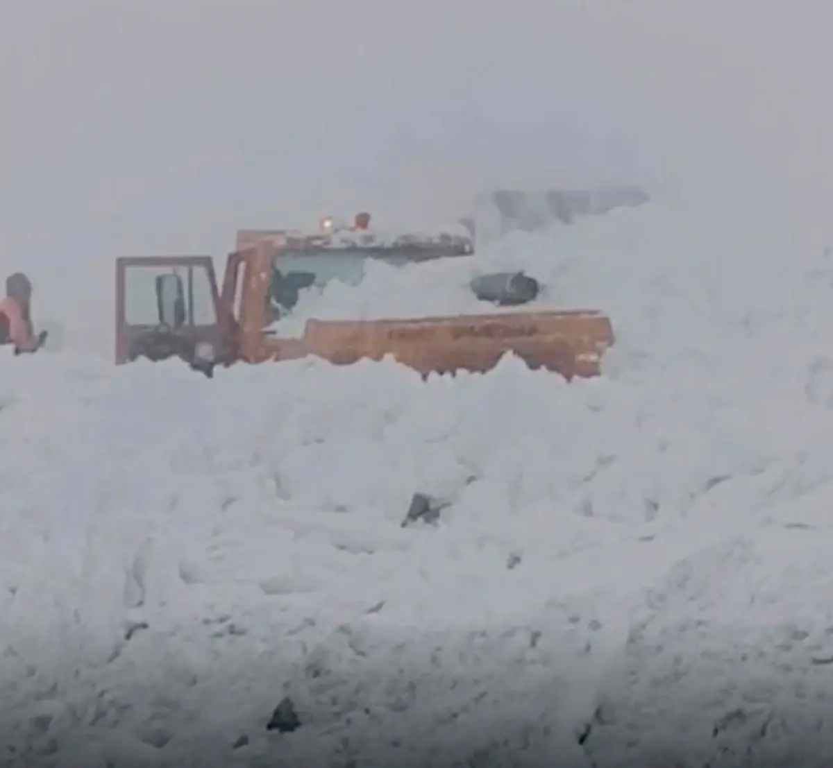 Karlı Kulelerde Ani Çığ: Operatör Kurtarıldı