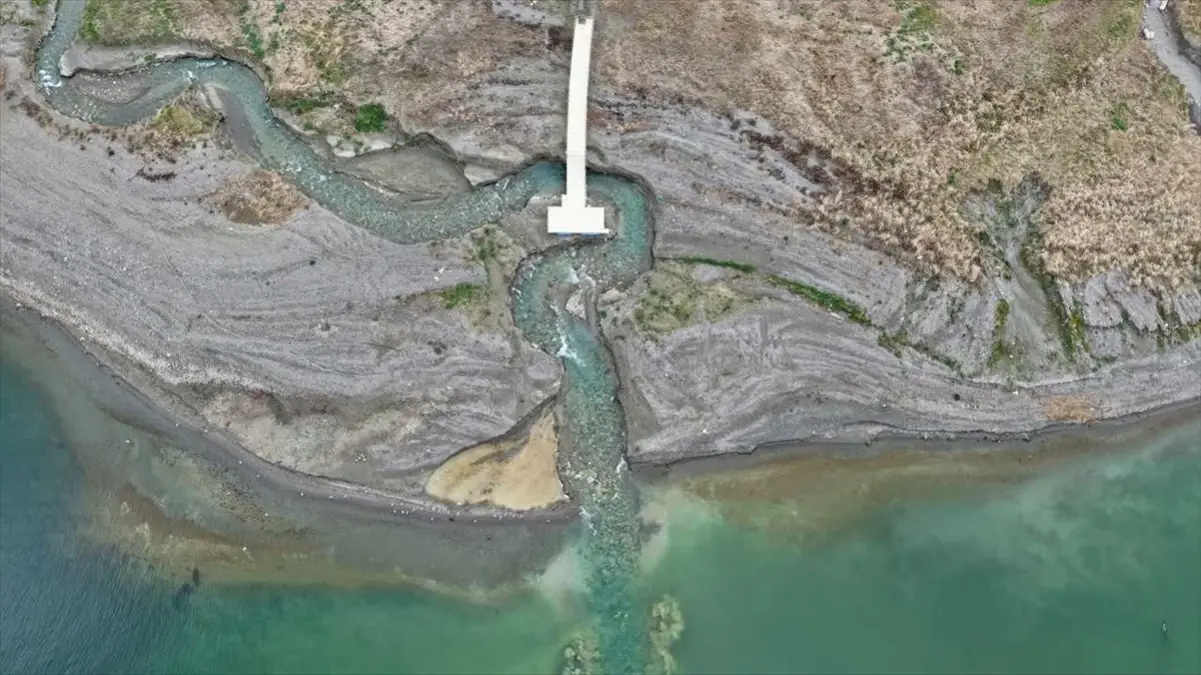 Sapanca Gölü'nde 3,24 Milyon Metreküp Su Takviyesi ile Kuraklık Tehlikesi Azalıyor