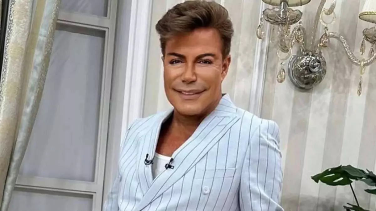 Şarkıcı Hatice, Fatih Ürek'in Cenaze Töreninde Duygusal Anlara Tepki Gösterdi