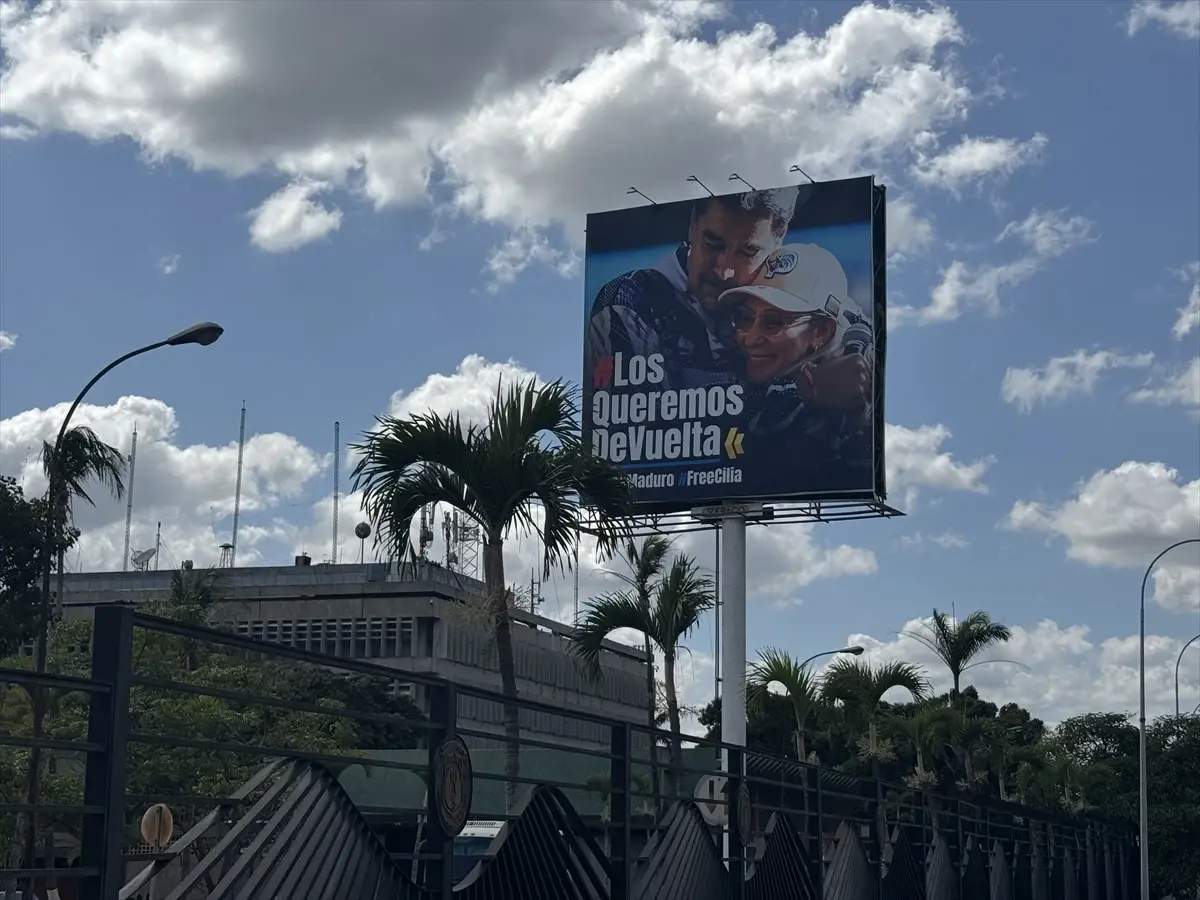 Venezuela’da “Sizleri Geri İstiyoruz” Kampanyası Otoyolda Görüldü