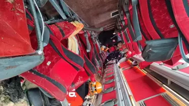 Kaza sonrası otobüs enkazı