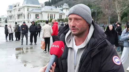 Denize giren gönüllüler