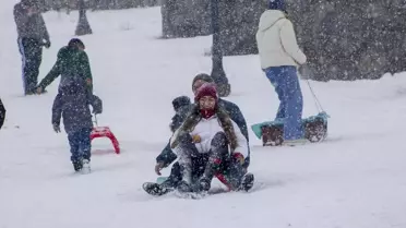 Kars'ta karla eğlence