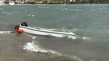 Fırtına nedeniyle hasar gören tekne