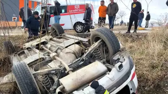 Şarampole çarpan otomobilin havada görüntüsü