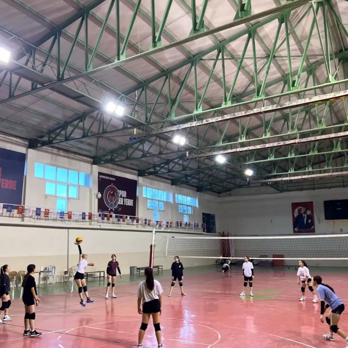 Bilecik’te Gençlere Yönelik Voleybol Altyapı Projesi Hız Kesmeden Devam Ediyor