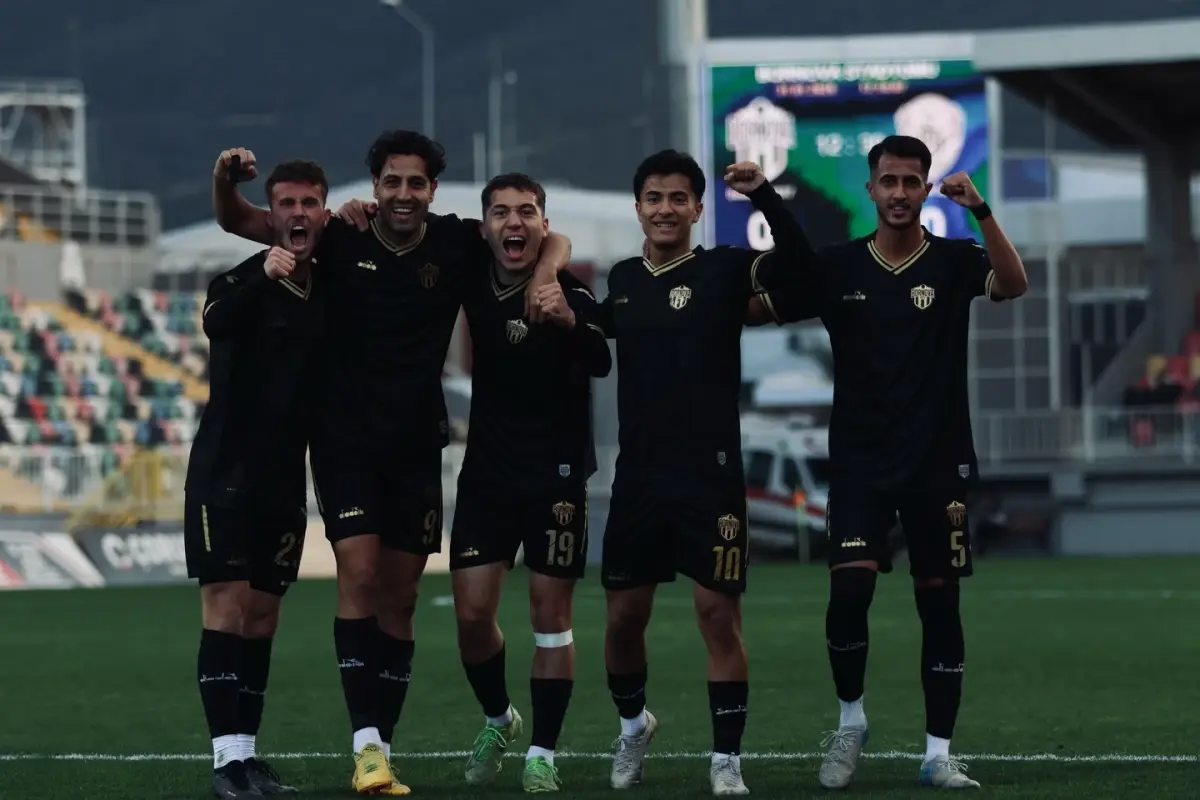 Bornova 1877 ve İzmir Çoruhlu FK, 3. Lig'de Kritik Galibiyetlerle Düşme Hattından Çekildi