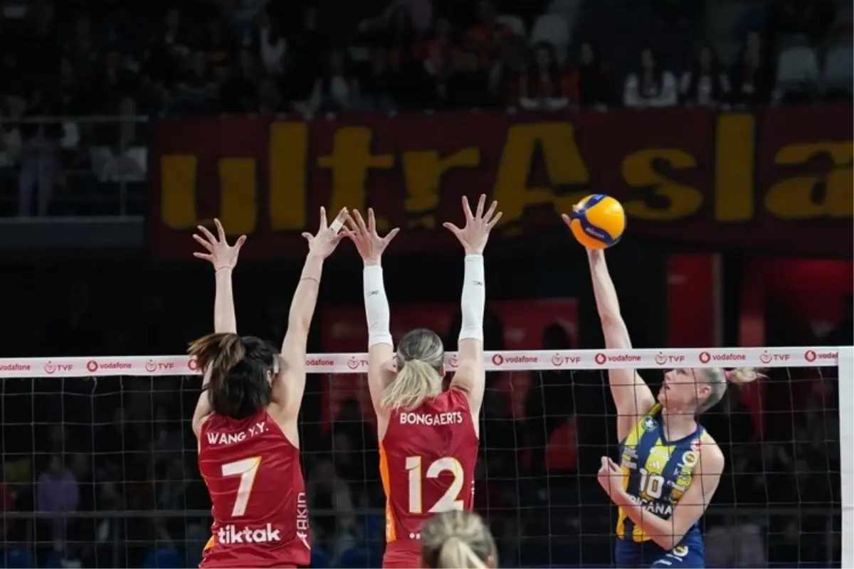 Fenerbahçe, Galatasaray'ı 3-0 Mağlup Etti