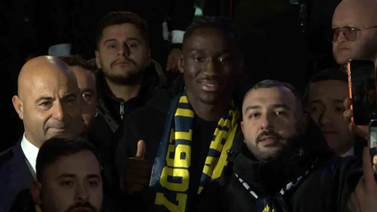 Fenerbahçe, Angers'lı Genç Yeteneği Sidiki Cherif'i Kadrosuna Katıyor