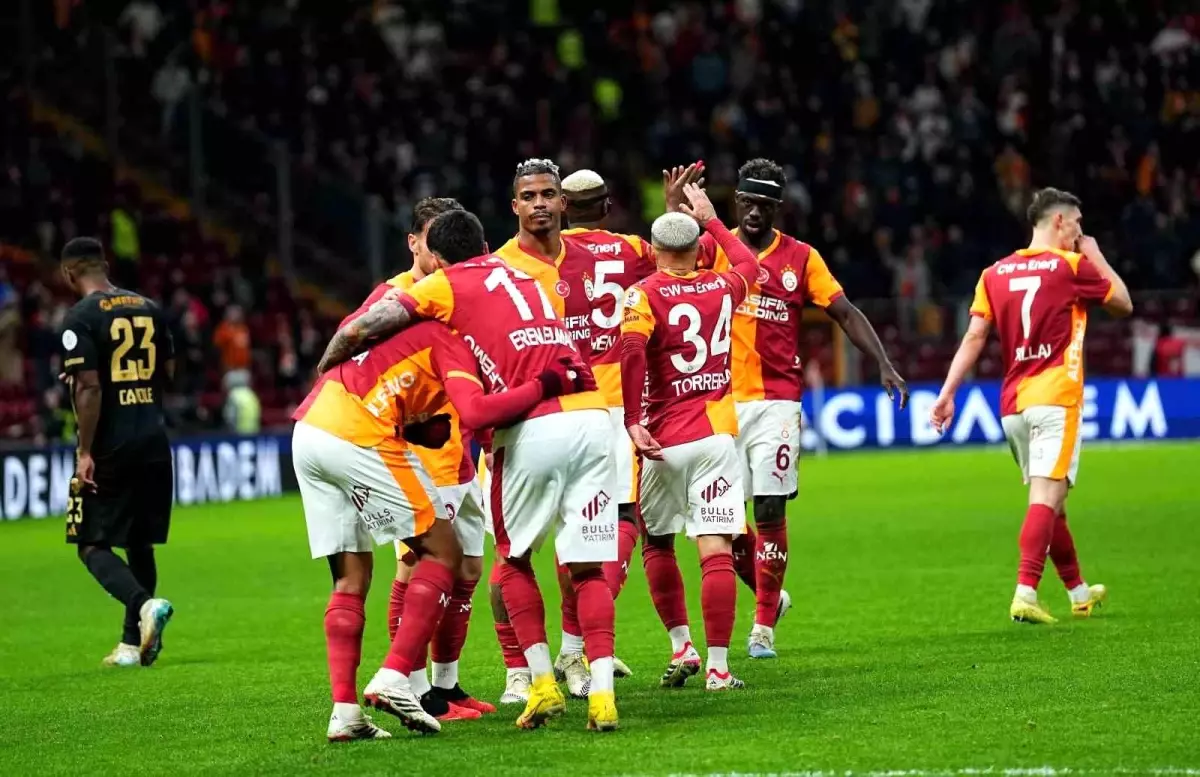 Galatasaray 8. Maçında 4-0'lık Zaferle Yenilmezlik Rekorunu Uzatıyor