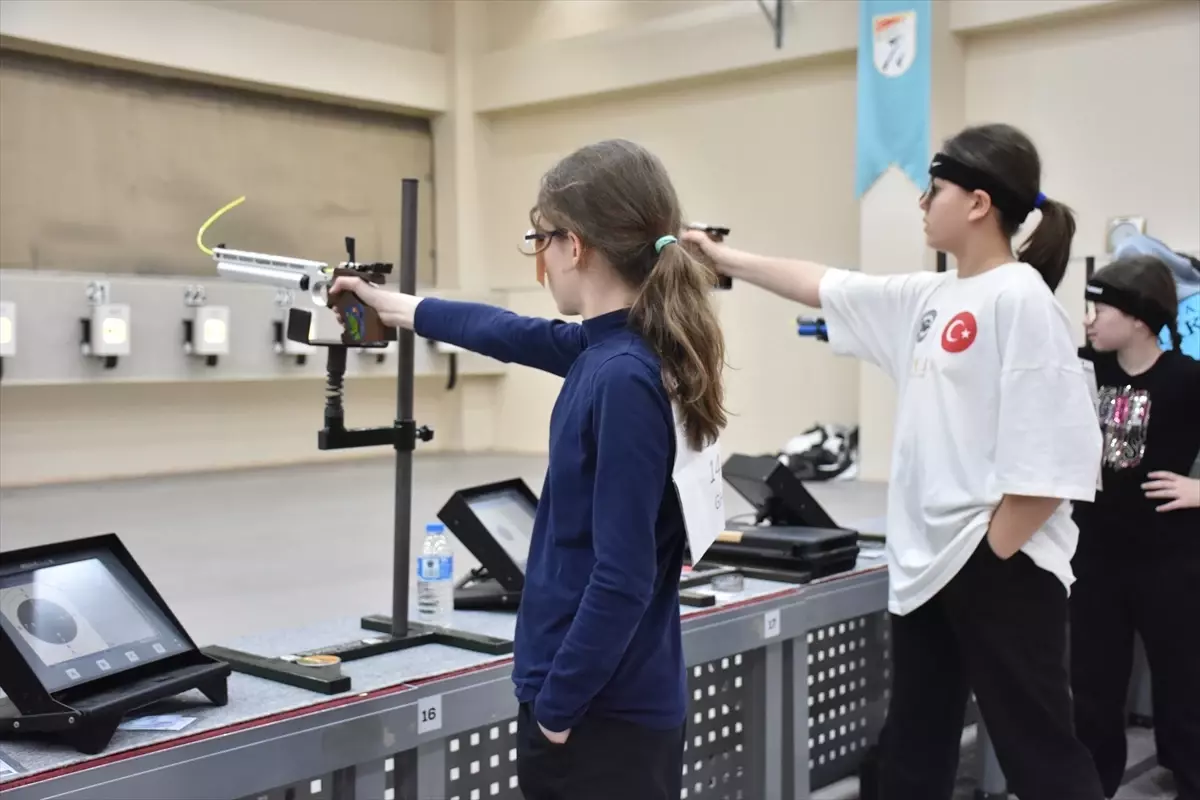 Sakarya’da Havalı Silahlar 1. Grup Müsabakaları 271 Sporcu ile Devam Ediyor