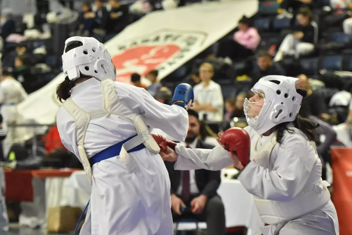 Sakarya’da 6‑13 Yaş Grubu Yıldızlar Karate Ligi Coştu