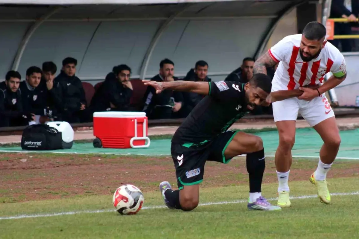 Boluspor, Sakaryaspor'u 2-0 Mağlup Ederek 23. Hafta’da Zirveye Çıktı