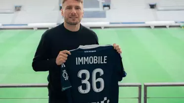 Immobilenin Paris FC formasıyla fotoğrafı