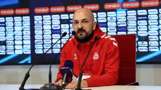 Evren Otyakmaz maç sonrası açıklama yapıyor