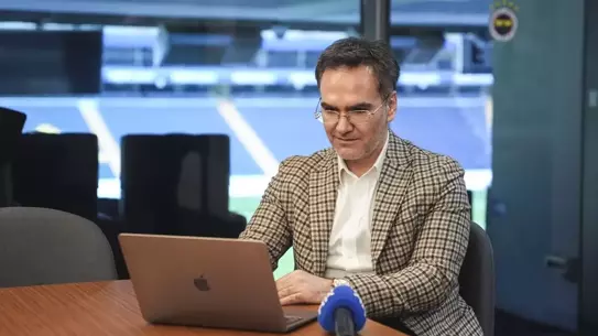 Burçin Gözlüklü'yi gösteren spor yöneticisi fotoğrafı