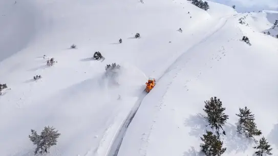 Karla kaplı Nalbant Geçidi