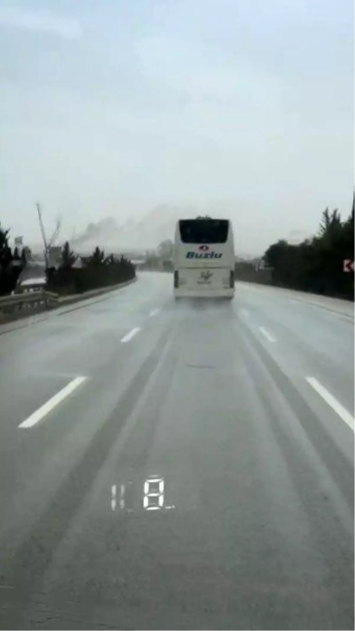 Buzlu Otobüsü, 10 Ölümlü Kazanın Ardından Aynı Güzergâhta Hız Yaparken Görüntülendi