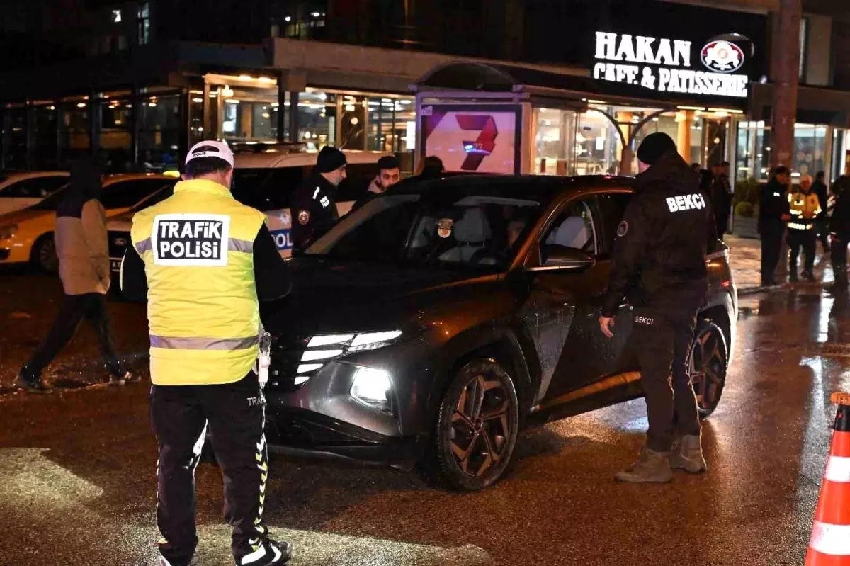 Düzce Konuralp'ta Huzur Uygulaması: 5 Aranan Kişi Yakalandı