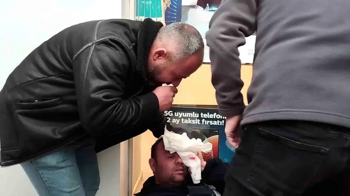 Şiddetli Rüzgarda Düşen Tabela, Ordu'da Belediye İşçisini Yaraladı