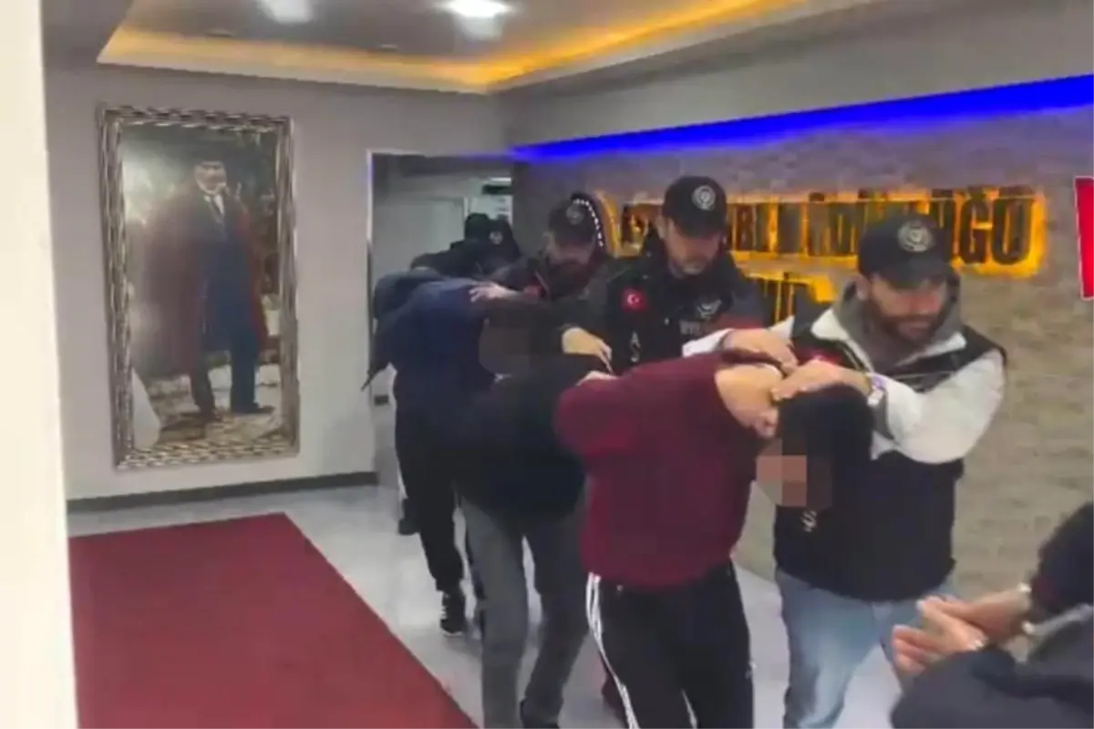 İzmir'de 81 Yaşındaki Adam Hırsızlık Sırasında Bıçaklanarak Öldürüldü: 4 Şüpheli Tutuklandı