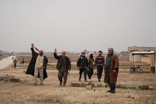 Ayn el‑Arab'ta güvenlik birimlerinin devriyesi