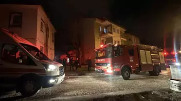 İtfaiye ekipleri yangını söndürürken